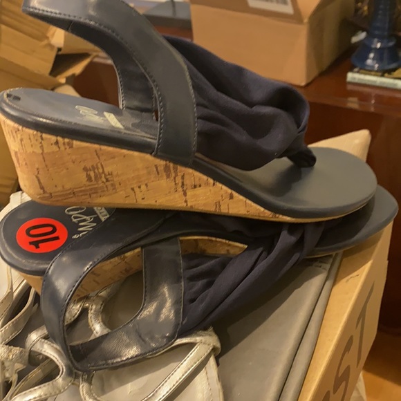 2 summer sandals - Picture 3 of 5